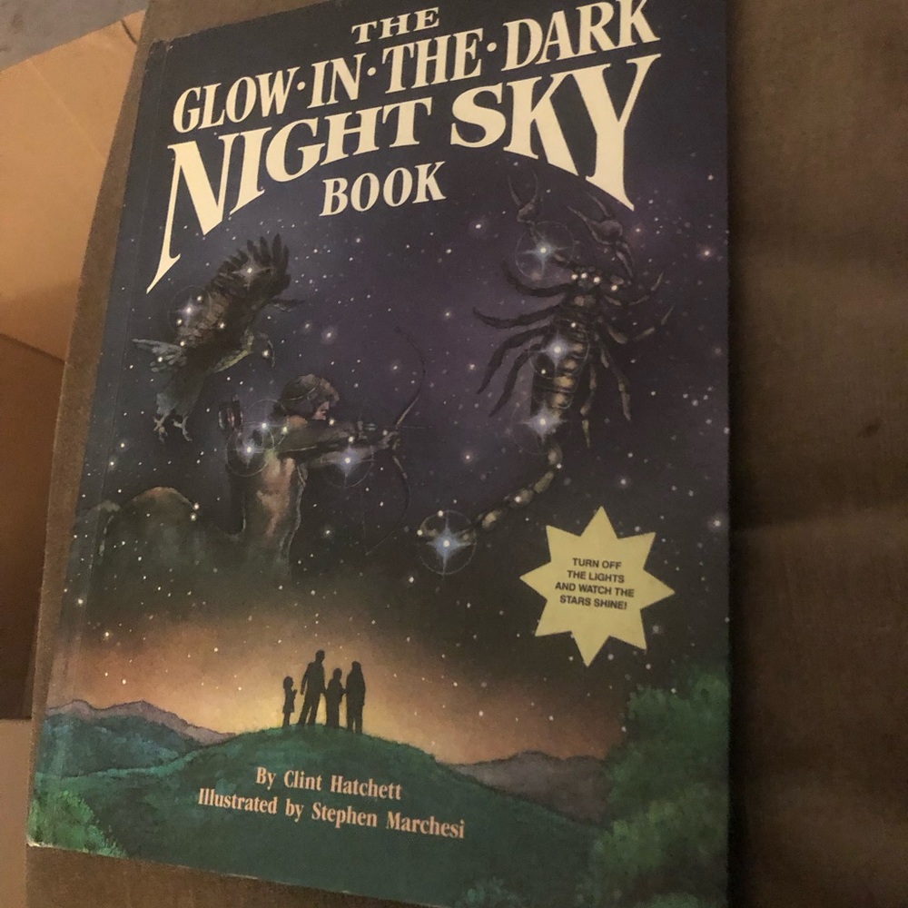 💫 Glow-in-the-Dark Night Sky Book- $8 FIRM*
